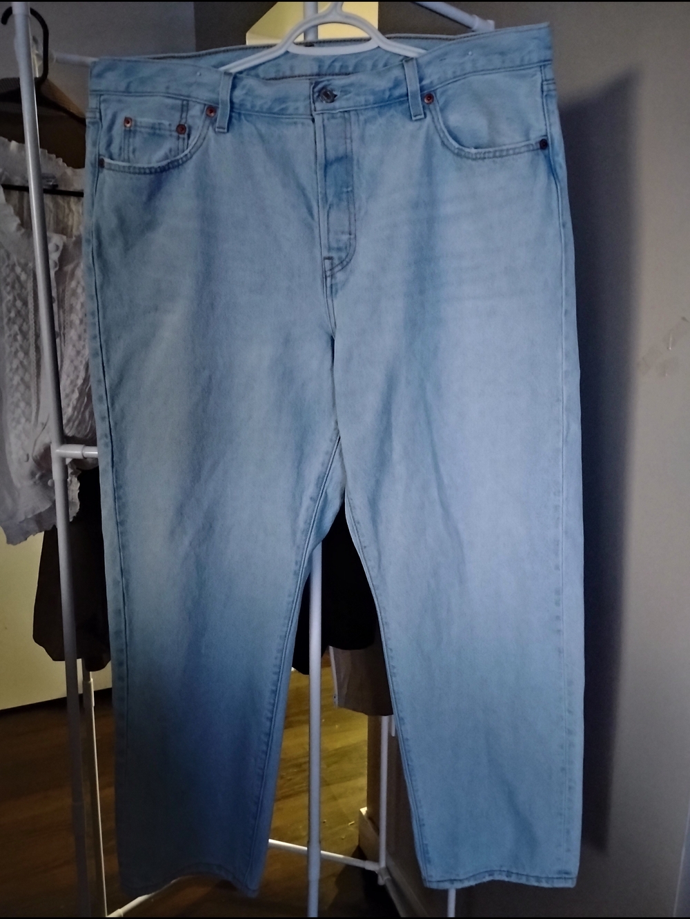 Levi's 501  90S Women's Light Blue Ankle Cropped Mid Rise Loose Fit Denim JEANS